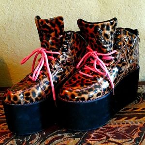 Leopard Print Platform Boots Size 7